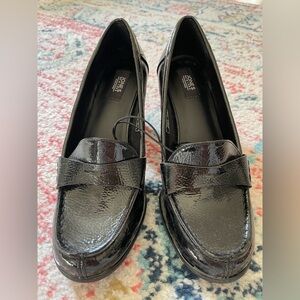Black dress shoes